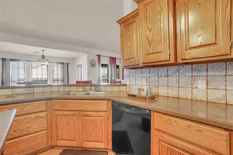 1817 Hunter Pointe Cir, Altus, OK 73521 photo 16