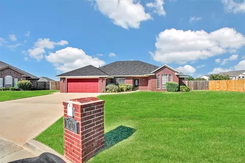 1817 Hunter Pointe Cir, Altus, OK 73521 photo 2