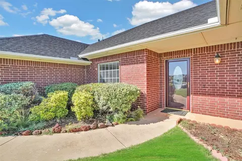 1817 Hunter Pointe Cir, Altus, OK 73521 photo 3