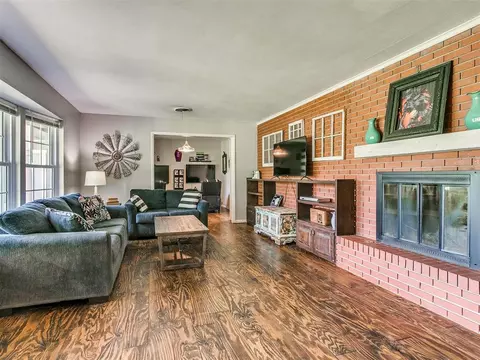 909 E Mockingbird Dr, Guthrie, OK 73044 photo 7
