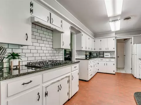 909 E Mockingbird Dr, Guthrie, OK 73044 photo 14