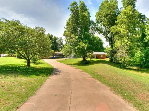 909 E Mockingbird Dr, Guthrie, OK 73044 photo 4