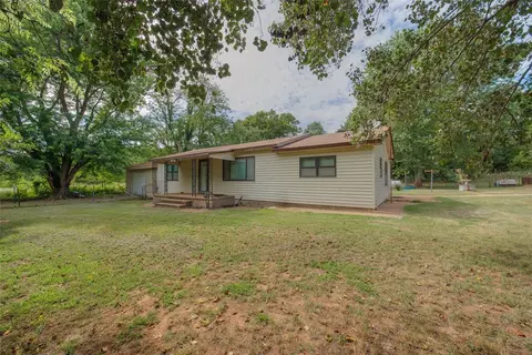 15775 E Rock Creek Rd, Norman, OK 73026