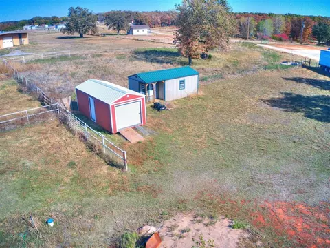 20449 Walker Rd, Tecumseh, OK 74873 photo 2