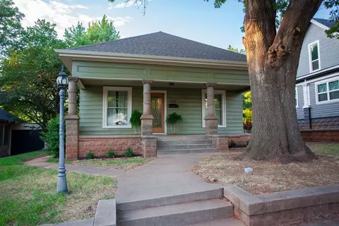 108 E Washington St, Guthrie, OK 73044