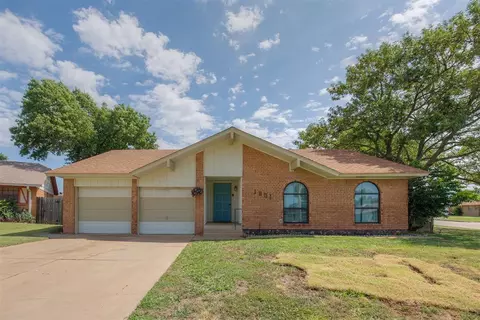 1001 NW 8th St, Moore, OK 73160