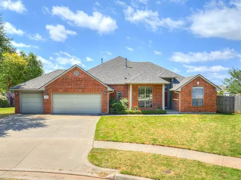 2916 Stonebridge Ct, Norman, OK 73071