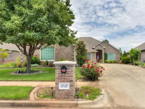 1717 Kamber Ter, Edmond, OK 73003