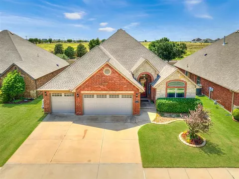 15113 Crystal Trl, Edmond, OK 73013