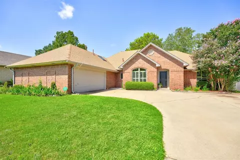 308 Club House Dr, Shawnee, OK 74801