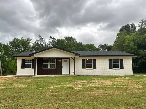 1605 S 14th St, Hugo, OK 74743
