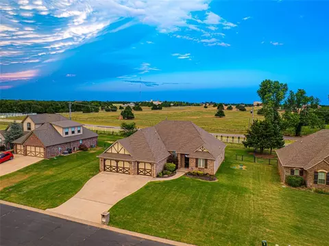 8390 Belcaro Bnd, Edmond, OK 73034