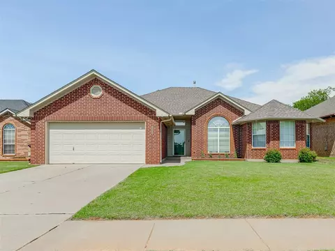 2017 Sarah Ln, Moore, OK 73160