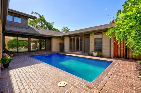 609 E Oak Pl, Edmond, OK 73025