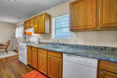 820 E Sycamore Ave, Altus, OK 73521 photo 13