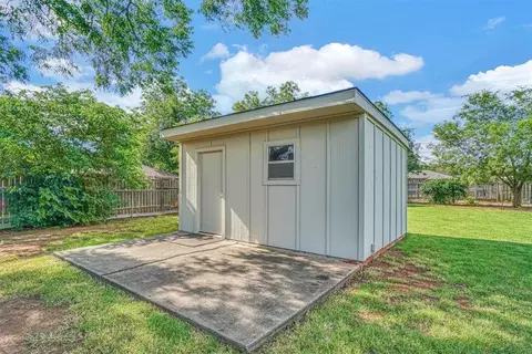 820 E Sycamore Ave, Altus, OK 73521 photo 28