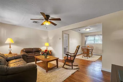 820 E Sycamore Ave, Altus, OK 73521 photo 9