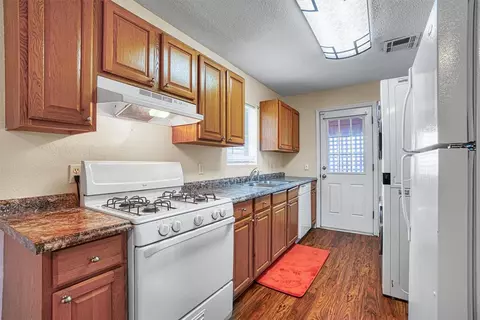 820 E Sycamore Ave, Altus, OK 73521 photo 11