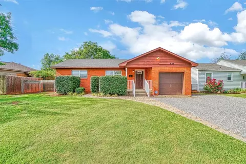 820 E Sycamore Ave, Altus, OK 73521 photo 2