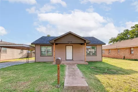 305 S Elk Ave, Elk City, OK 73644