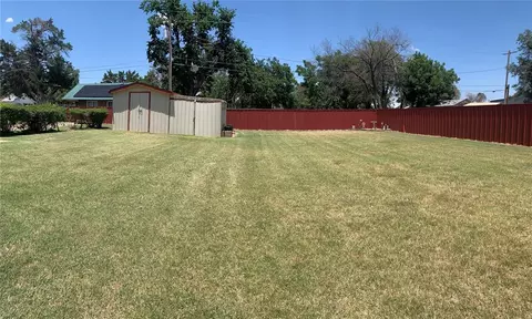 610 N 3rd St, Mountain View, OK 73062 photo 6