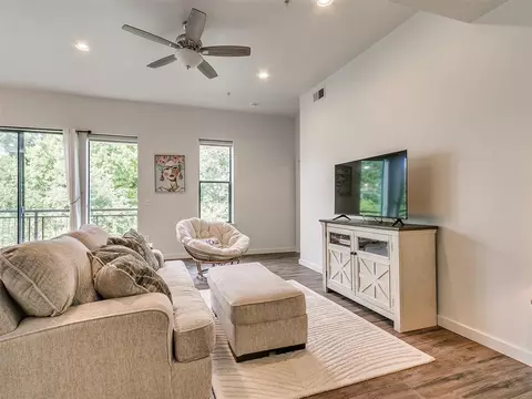 401 E Boyd St #308, Norman, OK 73069 photo 3