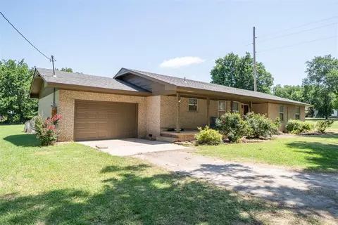 704 E Seminole St, Wynnewood, OK 73098