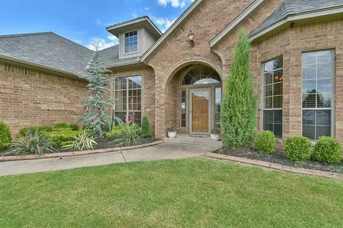 1140 Kingsway Ave, Yukon, OK 73099