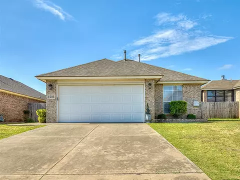 1206 SW 24th St, Moore, OK 73170