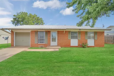 403 Hoover Cir, Elk City, OK 73644