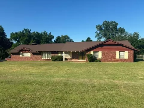 2724 N Orlie Dr, Forest Park, OK 73121