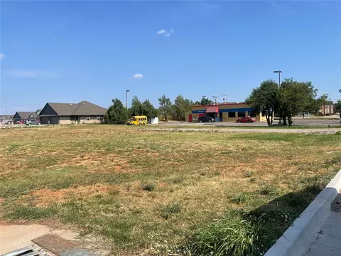 1921 S Country Club Rd, El Reno, OK 73036