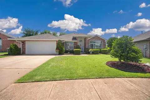 2104 Fair Meadow Dr, Edmond, OK 73003