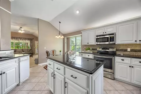 2104 Fair Meadow Dr, Edmond, OK 73003 photo 15