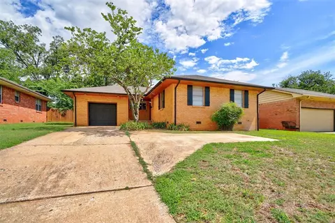 301 E 14th St, Edmond, OK 73034