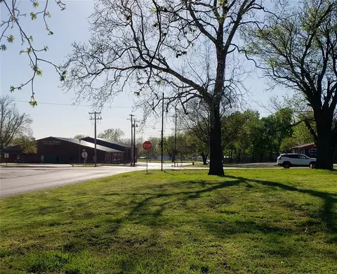 217 S Main St, Noble, OK 73068