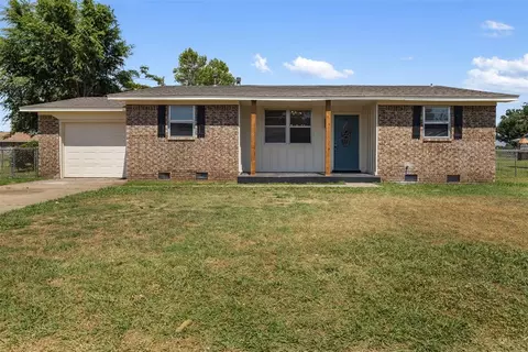 117 Glenhaven Dr, Chickasha, OK 73018