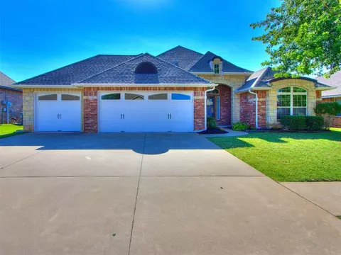 17428 White Hawk Dr, Edmond, OK 73012