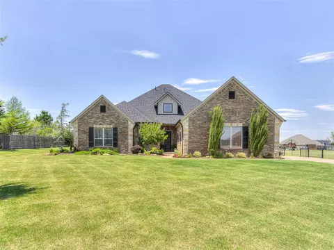 10625 Daryl Dr, Yukon, OK 73099