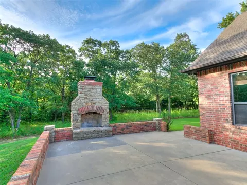 4708 E 4th St, Cushing, OK 74023 photo 9
