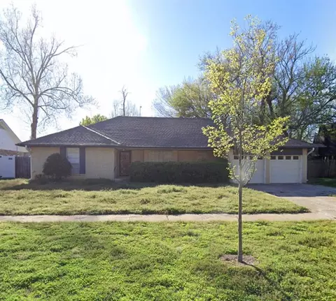 2722 S Berry Rd, Norman, OK 73072