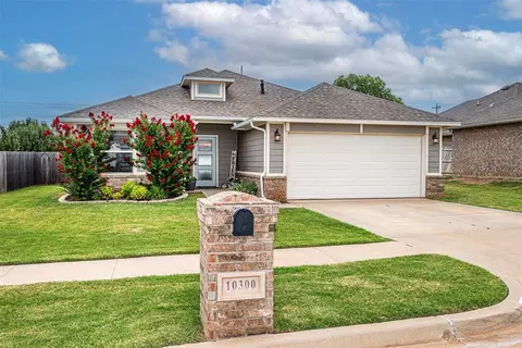 10300 Glover River Dr, Yukon, OK 73099