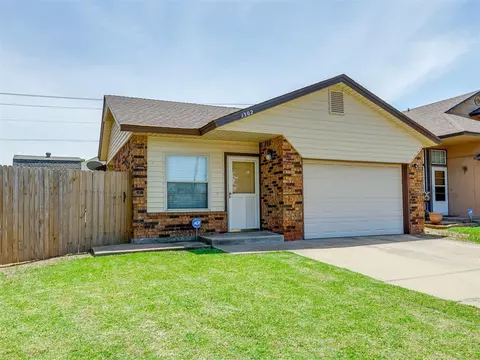 1302 SW 96th St, Oklahoma City, OK 73159
