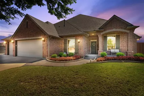 1820 NW 194th Cir, Edmond, OK 73012