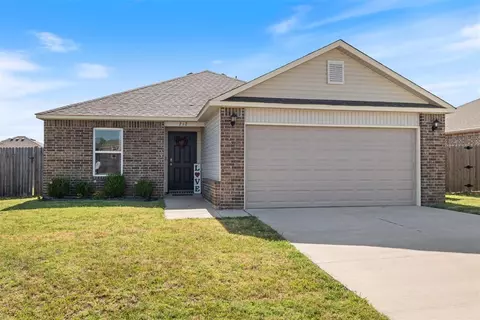 212 Blue Dr, Newcastle, OK 73065