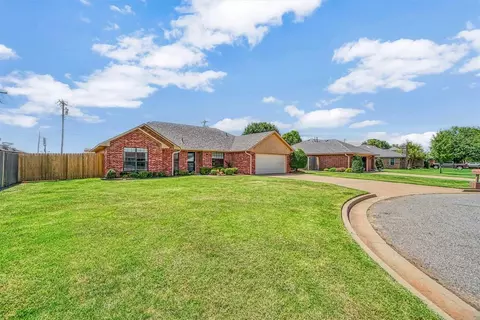 3201 Quail Cir, Altus, OK 73521 photo 2