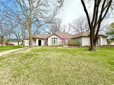 1116 Quail Hollow Rd, Shawnee, OK 74804