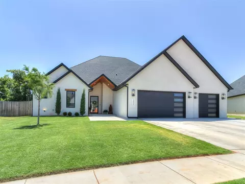 14500 Chambord Dr, Yukon, OK 73099