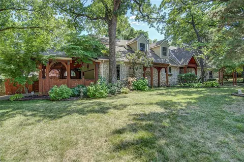 2016 Cheyenne Dr, Edmond, OK 73013
