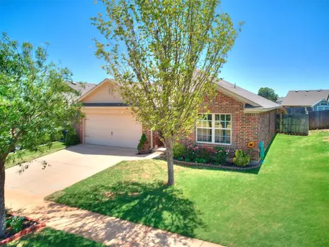 2804 Fountain Grass Rd, Oklahoma City, OK 73103